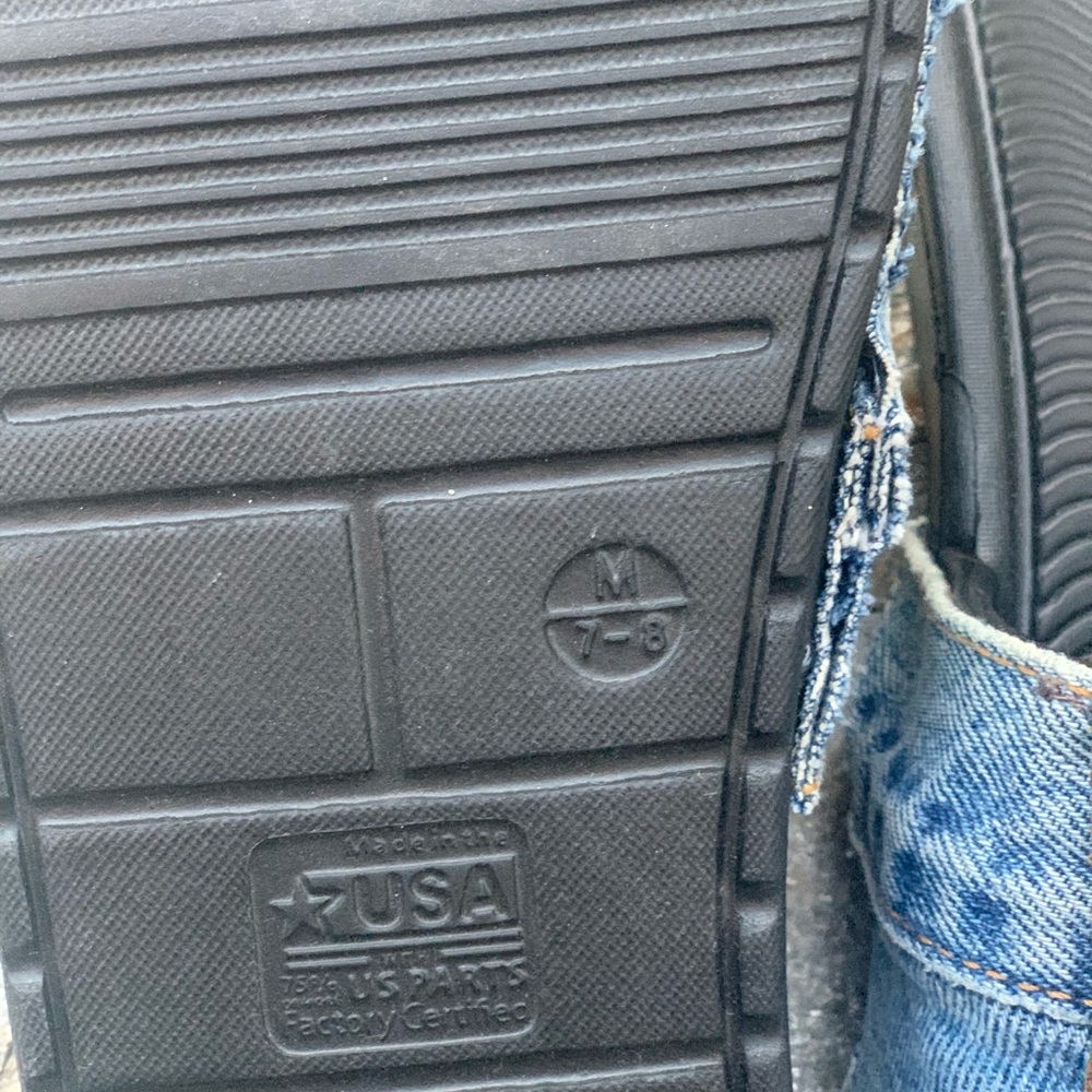 Calvin Klein Slides - Picture 6 of 6